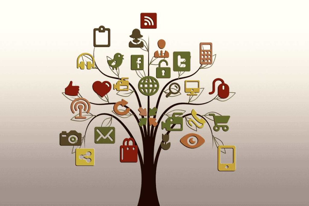 Addio ai social di massa? L’ascesa delle community ristrette. I social del futuro saranno più autentici o più controllati? La sfida dei social network: equilibrio tra libertà e sicurezza. Dalla censura alla trasparenza: cosa sta cambiando sui social.