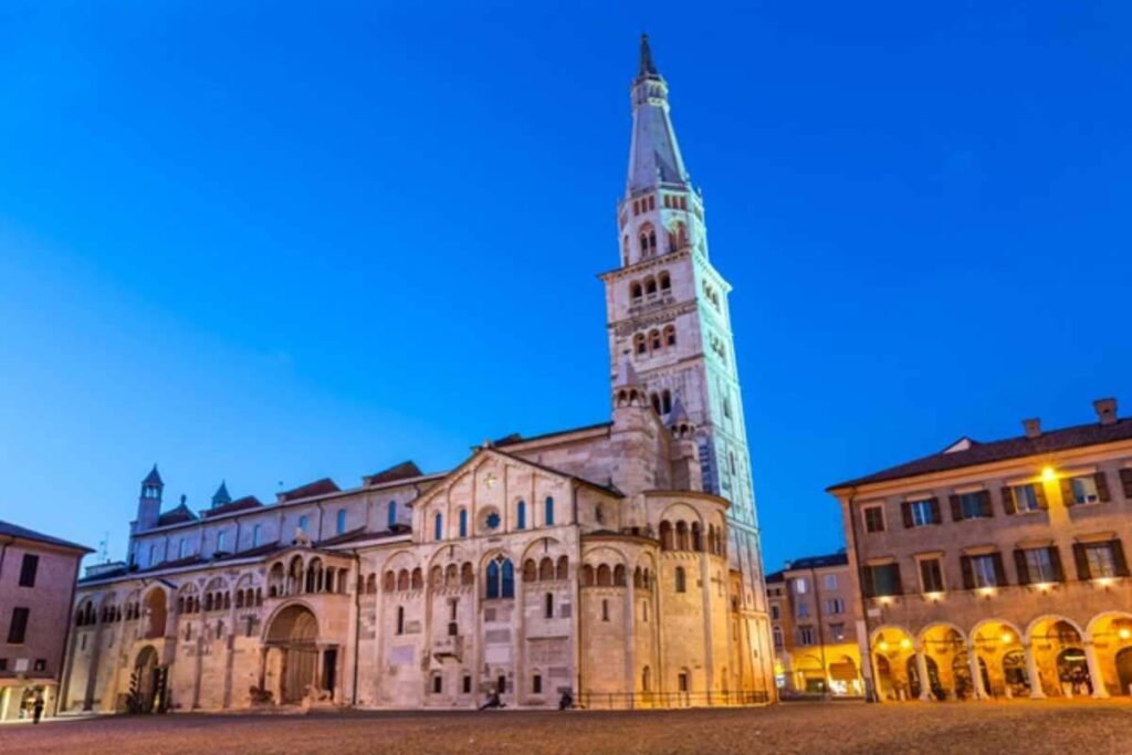 Modena e la sua identità culturale. Modena, una città d’arte e sapori. Il patrimonio culturale di Modena.