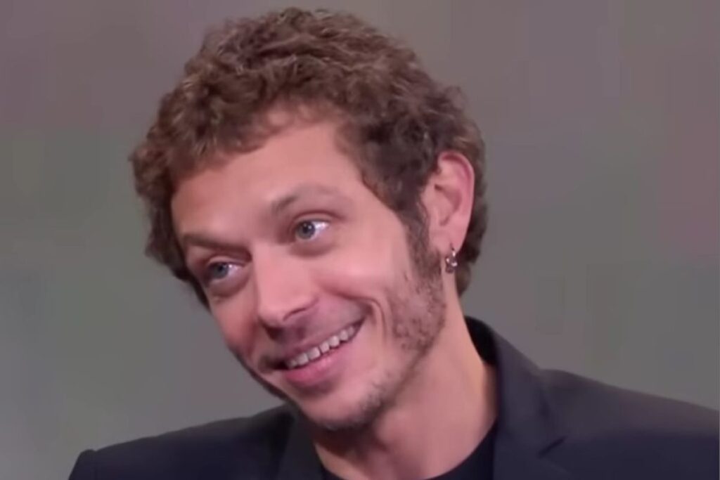 Valentino Rossi: la storia di una leggenda della MotoGP. Il mito di Valentino Rossi, il dottore delle due ruote. Dai kart alle moto: l’incredibile ascesa di Valentino Rossi. Valentino Rossi, il campione che ha cambiato la MotoGP.