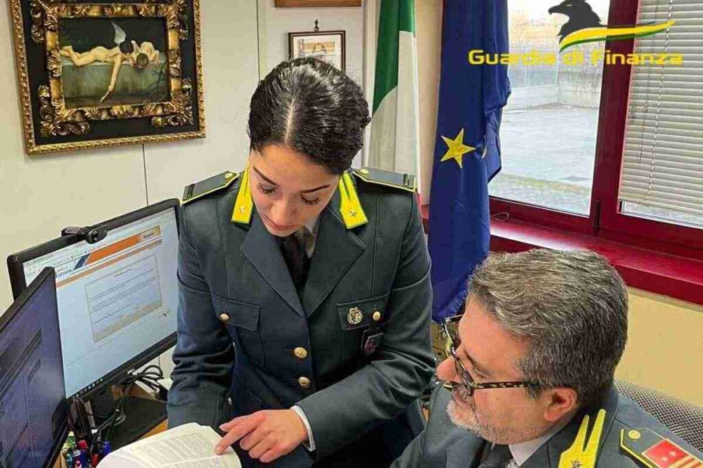 Traffico di droga e riciclaggio: sequestri per 250mila euro. Colpo alla criminalità: la guardia di finanza sequestra beni. Piacenza, sequestri per 250mila euro: indagini in corso. Sequestri e arresti: operazione contro la criminalità a Piacenza.
