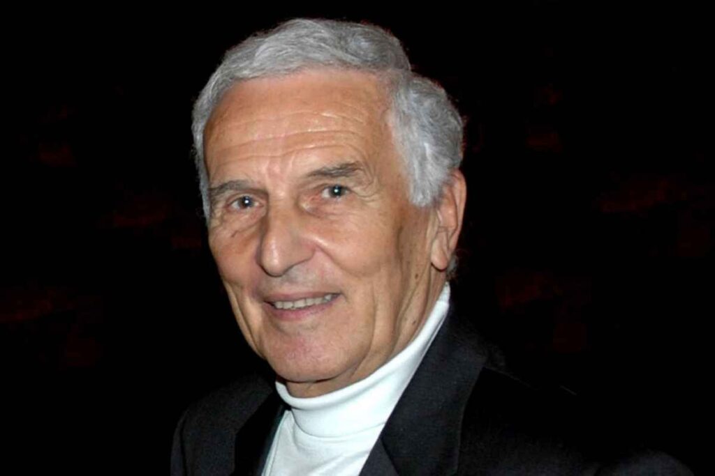 Il sistema sanitario sotto la lente di Silvio Garattini. Farmaci e mercato: un dialogo tra scienza e filosofia. Elisabetta Lalumera dialoga con Garattini su ricerca e medicina. Garattini: serve più trasparenza nella produzione dei farmaci. 