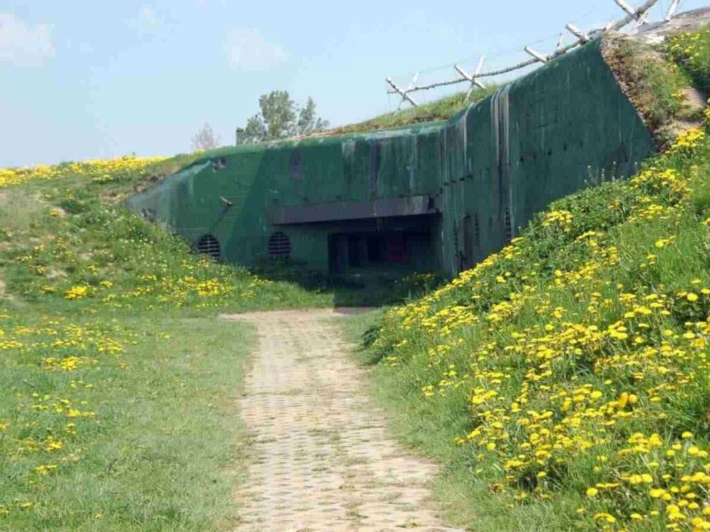 Il piano rifugi dell’Europa e i bunker dimenticati della Romagna. Bunker in Emilia-Romagna: da memoria storica a rifugi strategici. Come l’Emilia-Romagna può contribuire al piano rifugi europeo.