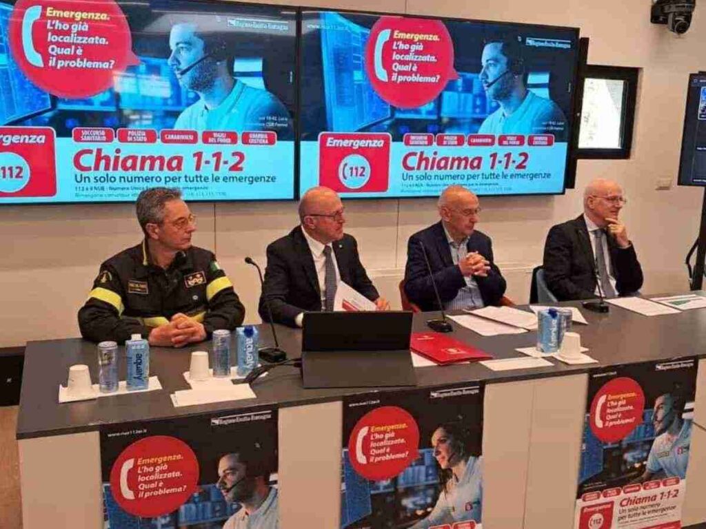 Le CUR di Bologna e Parma smistano migliaia di chiamate ogni giorno. Emergenze sanitarie, il 112 snellisce il lavoro del 118. Come funziona il 112 in Emilia-Romagna. 