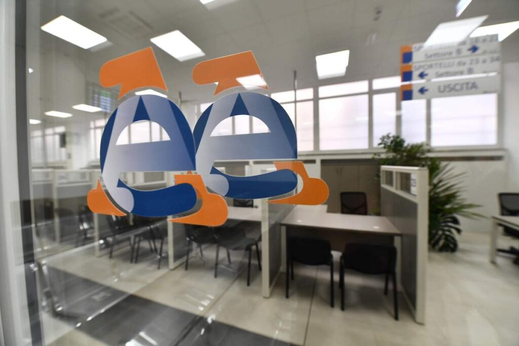 Vetrina ufficio Agenzia delle Entrate