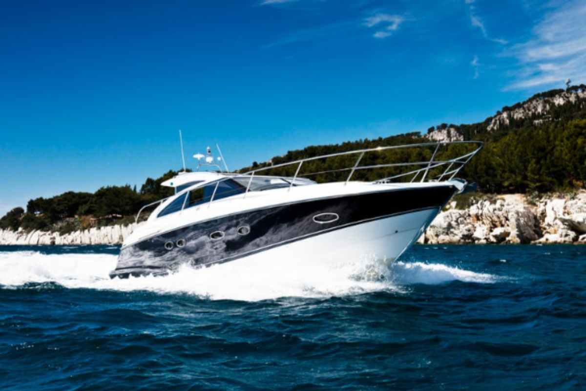 yacht